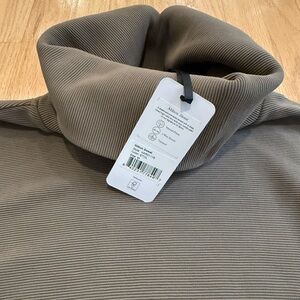 Varley Milton Sweat Ribbed Turtleneck Sweater in Taupe sz m color STOL